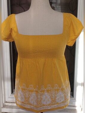 Guess Yellow Square-Neck Smocked Top with White Border Print